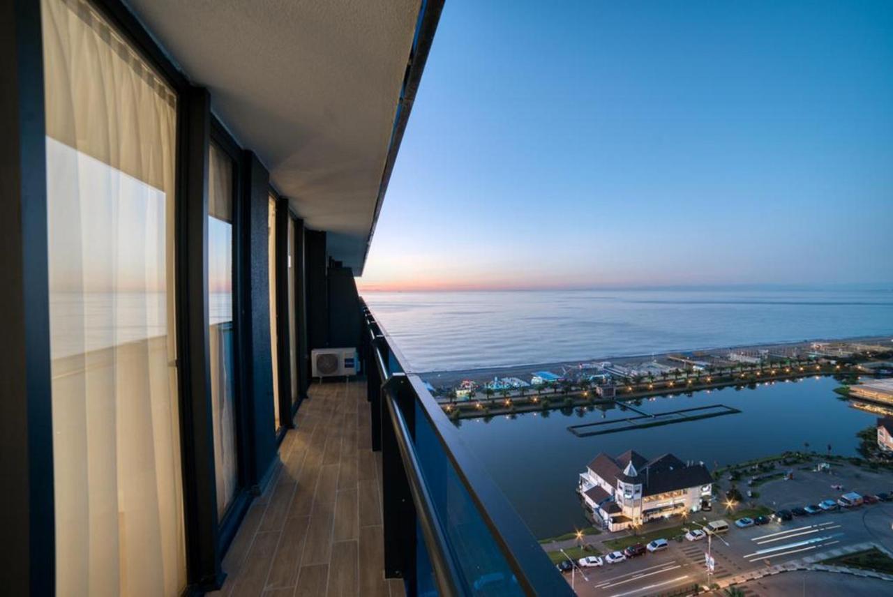 Orbi City Towers Batumi Bagian luar foto